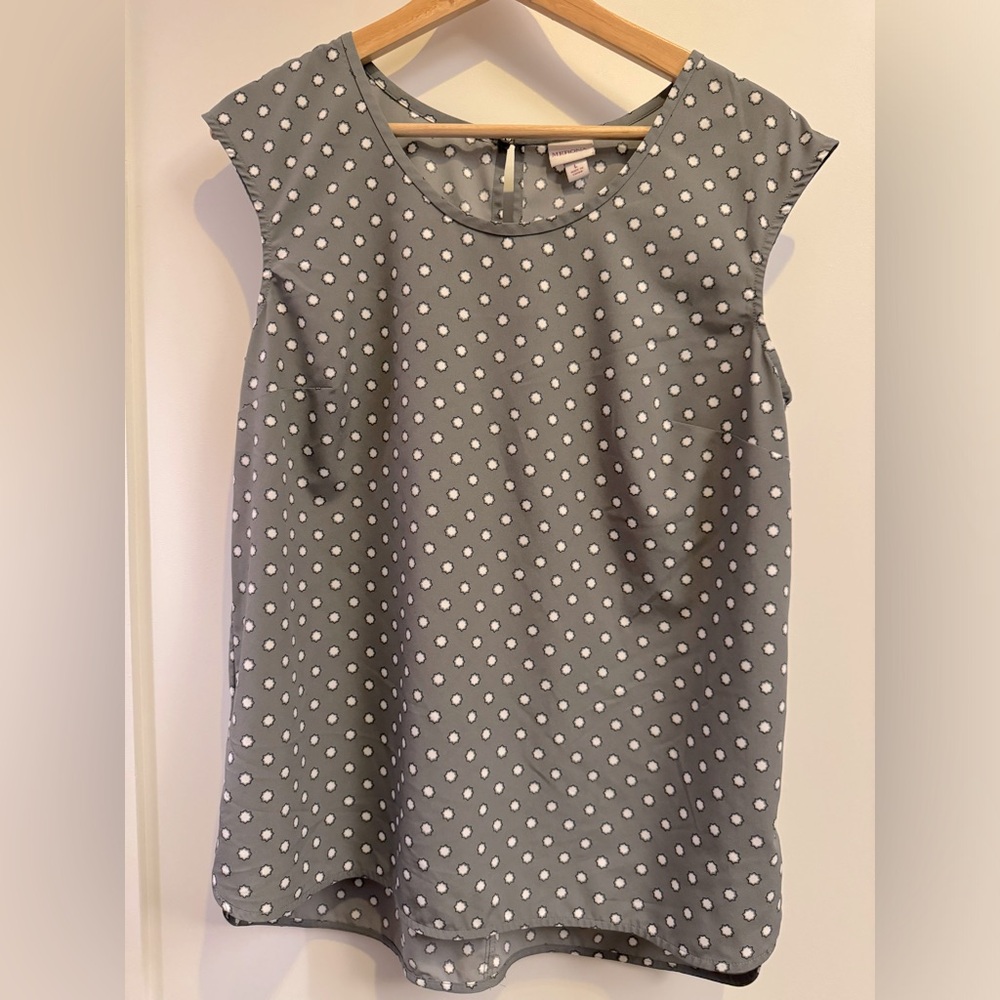 Merona Top Size L Gray Polka Dot